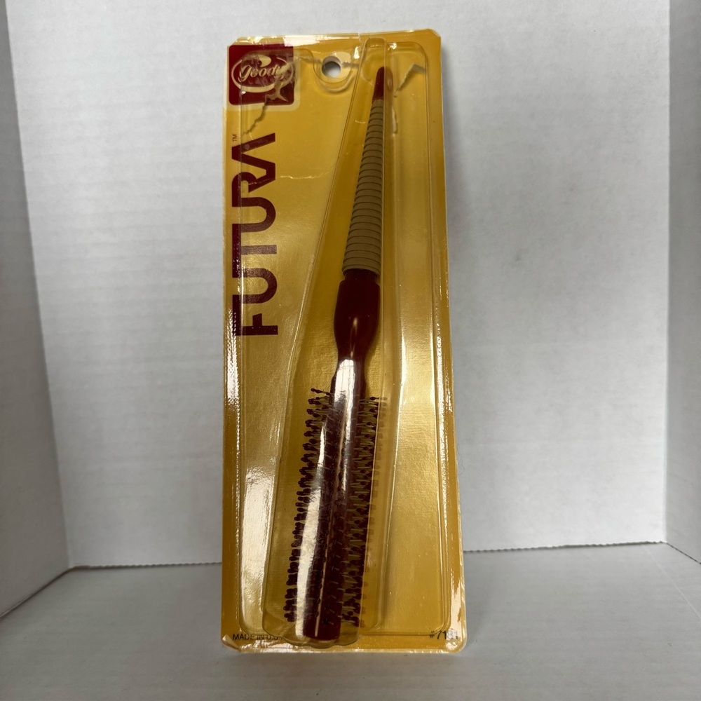 Vintage Goody Futura Round Hairbrush 1985 Comfor-Tip Bristles Red Tan Grip